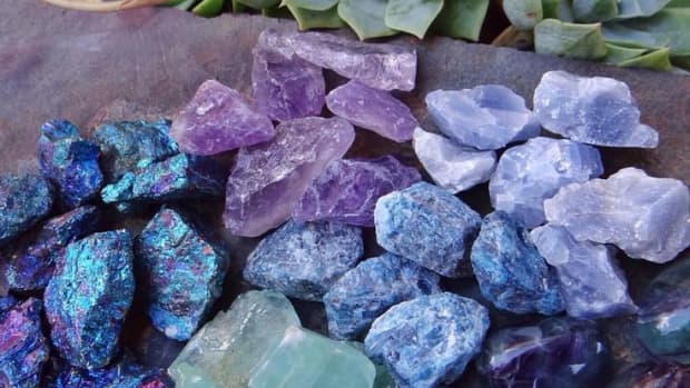 a-list-of-essential-crystals-for-the-beginner-witch