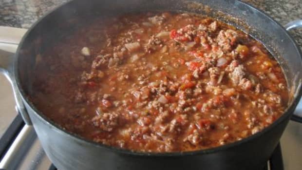 Are you looking for a delicious homemade chili recipe that will have people saying , wow this is the best chili I ever ate then this is the recipe for you. 