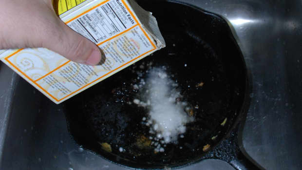 cleaning-your-cast-iron-pans
