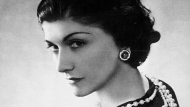 Coco Chanel popularized wearing a little black dress with layered pearl necklaces