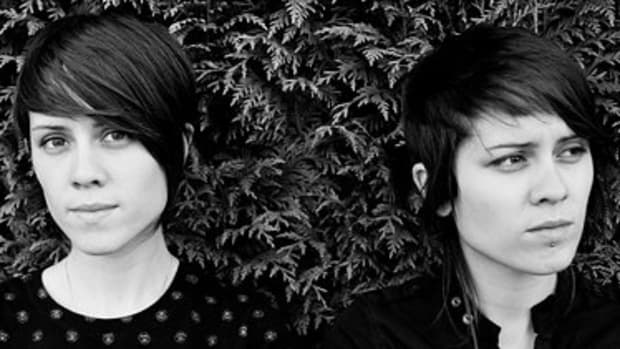 tegan-and-sara-how-to-tell-them-apart