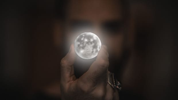 how-to-interpret-the-moon-as-a-dream-symbol
