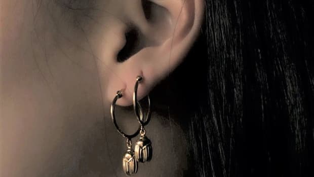 how-to-choose-earrings-for-sensitive-pierced-ears