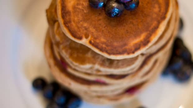 cinnamon-blueberry-pancakes