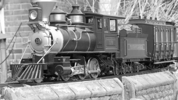 b &amp; w model train engine 3 - think this is the one I used.