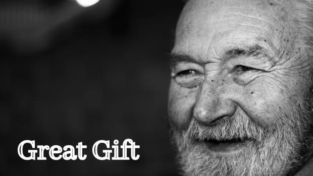 best-gift-ideas-for-older-men