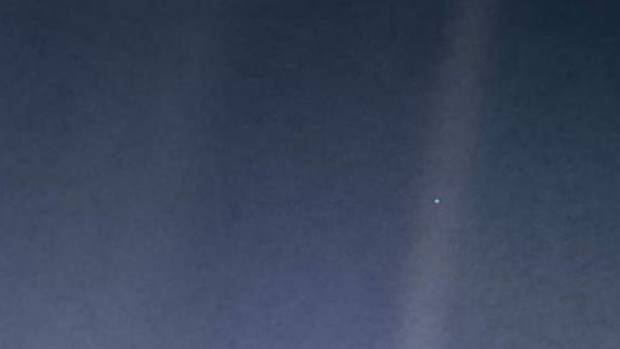 synth-album-review-pale-blue-dot-by-mahl