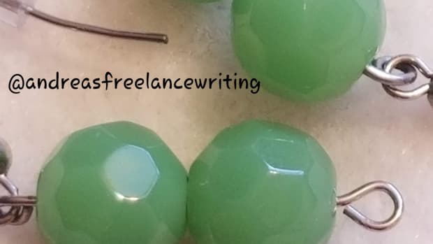 how-to-make-simple-round-faceted-opaque-green-earrings