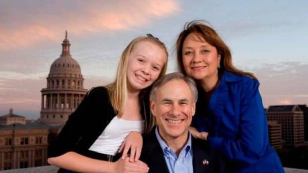 texas-governor-greg-abbott-comes-home-to-wichita-falls-for-re-election-campaign-tuesday