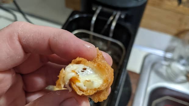 cheese-curds-beer-battered-and-deep-fried