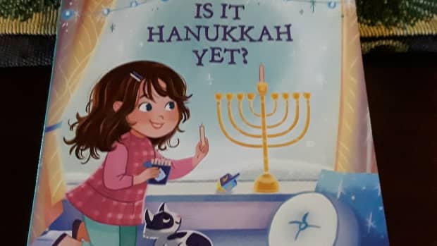 hanukkah-celebration-in-easy-reader-for-beginning-readers