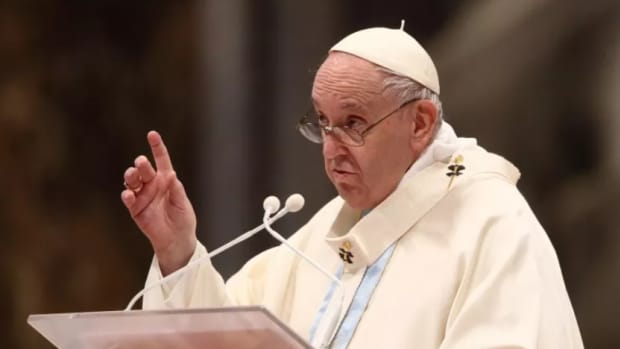 pope-francis-criticized-for-saying-people-who-have-pets-instead-of-children-are-selfish