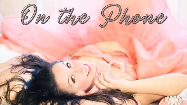 how-to-flirt-with-a-guy-on-the-phone