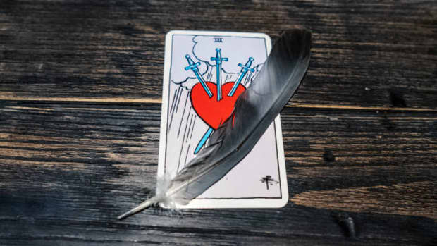 the-three-of-swords-in-tarot-and-how-to-read-it