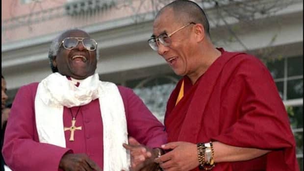 dalai-lama-desmond-tutu-two-shining-icons-of-love-and-friendship