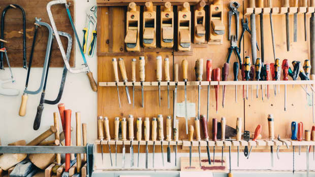 the-best-hand-tools-for-furniture-repair-and-restoration