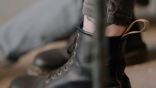 how-to-wear-doc-martens-over-40