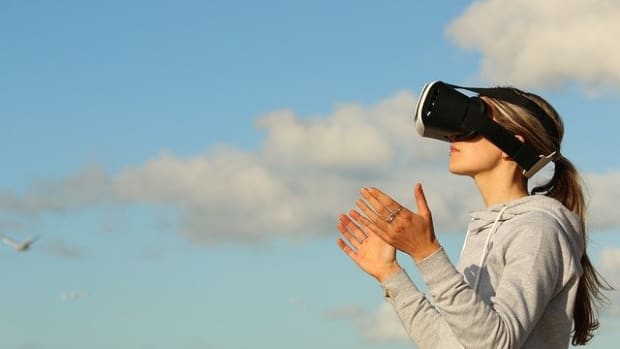 a-beginners-guide-to-the-virtual-reality-world-understanding-the-metaverse