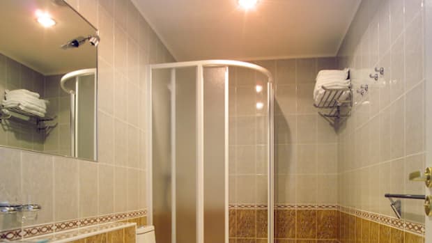 heat-light-bulb-forbathroom