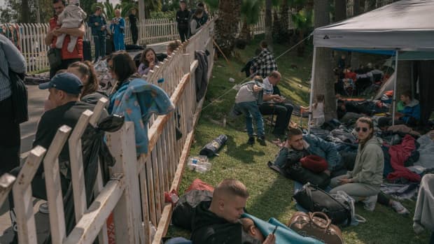 refugees-from-the-ukraine-war-at-the-us-mexico-border