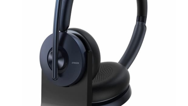 the-anker-powerconf-h700-ai-powered-wireless-headset-lets-you-talk-and-listen