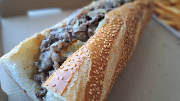 curlys-comfort-food-why-this-might-be-the-best-philly-cheesesteak-outside-of-philadelphia