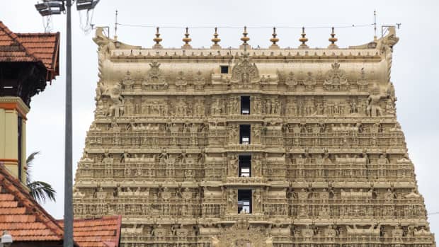 the-dark-secrets-of-vault-b-inside-indias-richest-temple