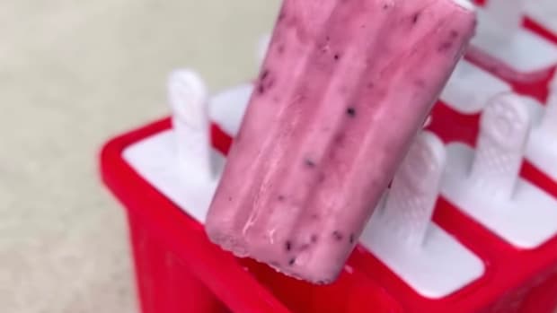 popsicle-recipe-two-fruits-and-coconut-flakes-popsicle