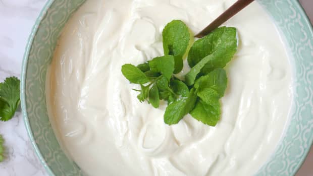 low-glycemic-diet-and-plain-yogurt