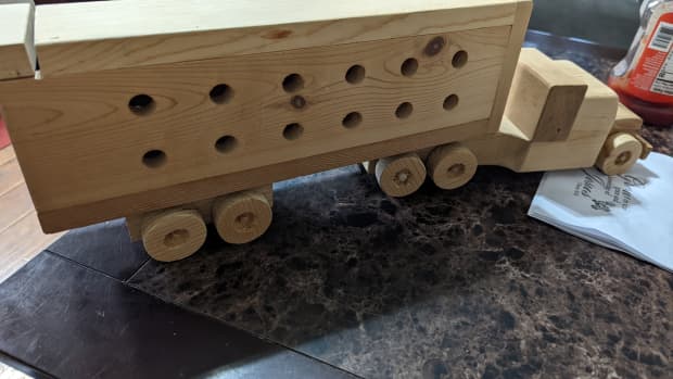 semi-trailer-built-from-wood