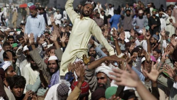 pakistan-on-the-brink-of-anarchy