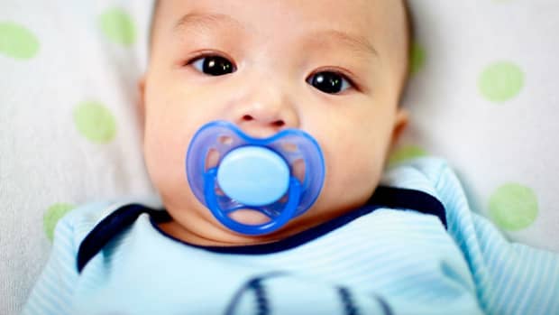 how-to-clean-your-babys-pacifier
