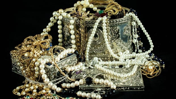 decluttering-your-jewelry-box-for-a-spiritual-lift