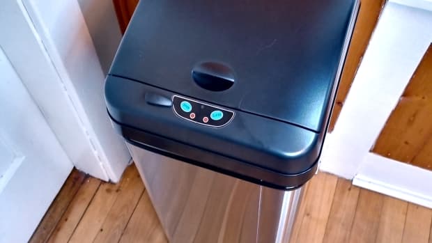 review-of-the-itouchless-13-gallon-sensor-equipped-trashcan