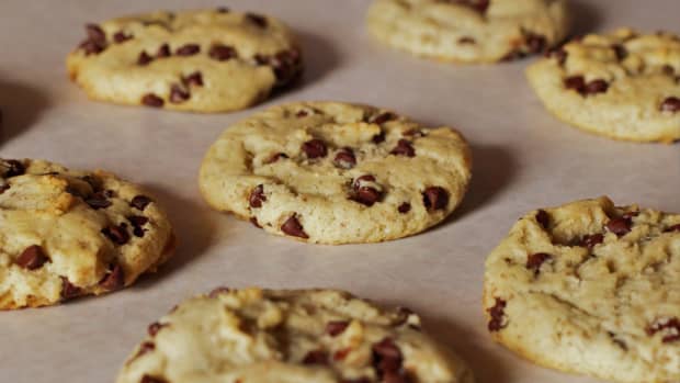 vegan-cream-cheese-chocolate-chip-cookies