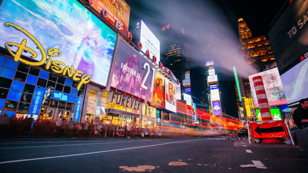 a-guide-to-shopping-in-times-square