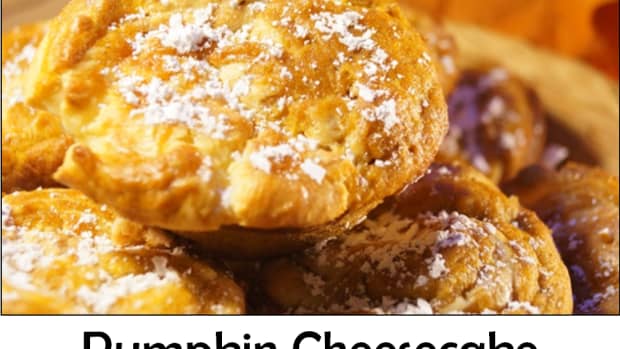 pumpkin-cream-cheese-muffins