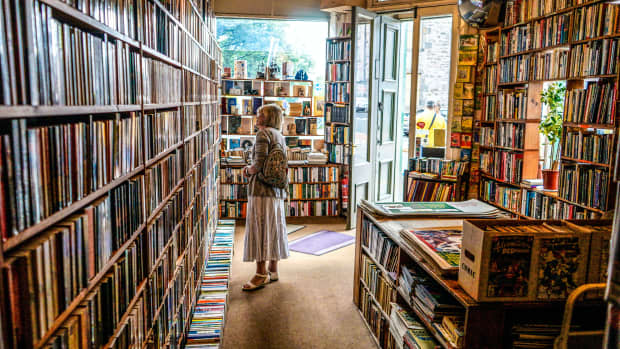 the-plight-of-the-indie-bookstore-in-the-post-lockdown-internet-age