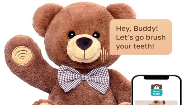 the-smart-teddy-is-interactive-play-for-your-child