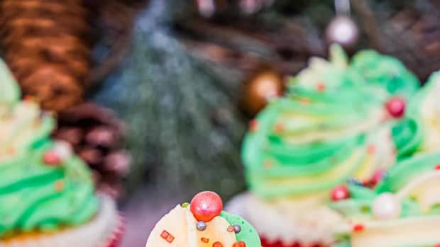 christmas-muffins-with-frosting-recipes