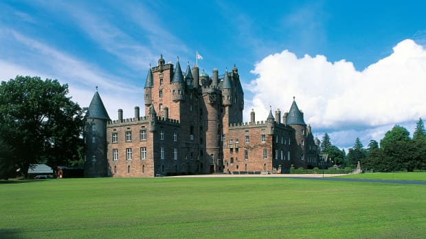 the-mysterious-monster-of-glamis-castle