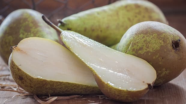 9 Health and Nutrition Benefits of Pears