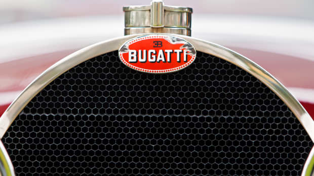 Man Breaks Down Just One of the Things That Makes Bugatti Such a Special Car Manufacturer