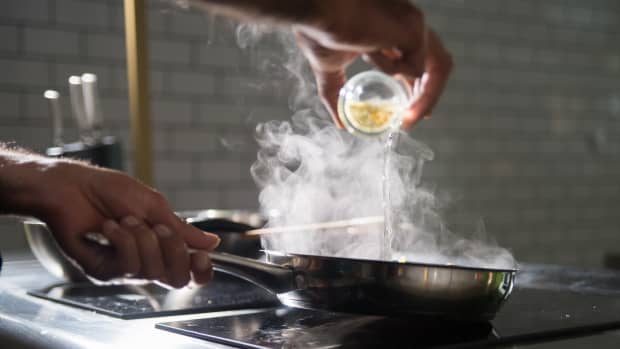 Electric (Induction, Ceramic-Glass, Coils) vs. Gas Cooktops, Including the  Pros and Cons of Each - Dengarden