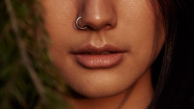 9 Beautiful Nose Ring Hoops for Women in Fashion
