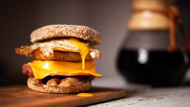 This Clever Little Gadget Makes Sandwiches That Are 'Better Than McDonald's  Egg McMuffins