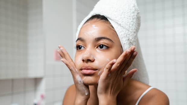How to Get Rid of Dark Spots on Your Face With 9 Easy Tips - Bellatory