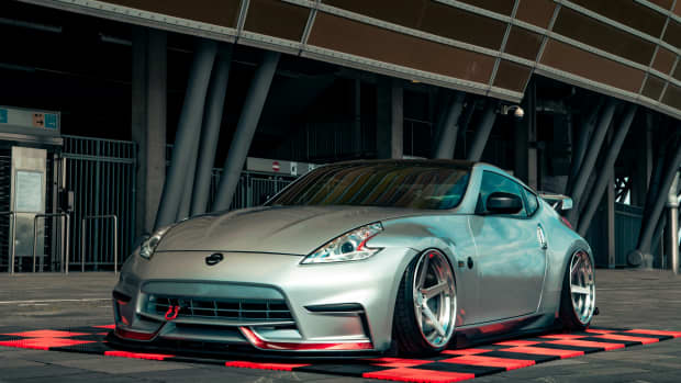 Slanted wheels Nissan