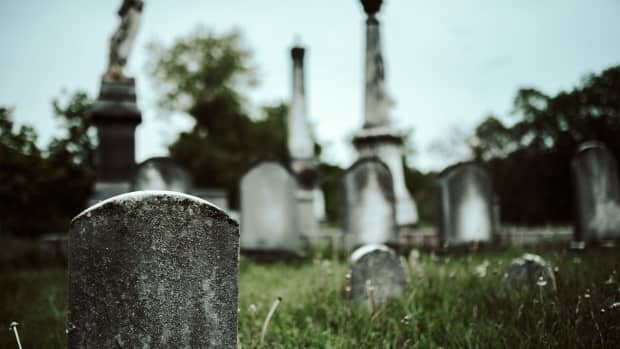 how-to-research-family-history-by-visiting-old-gravesites