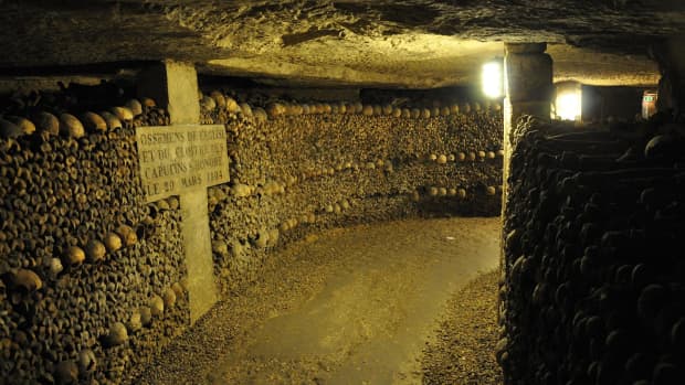 10-weird-and-wonderful-facts-about-the-paris-catacombs